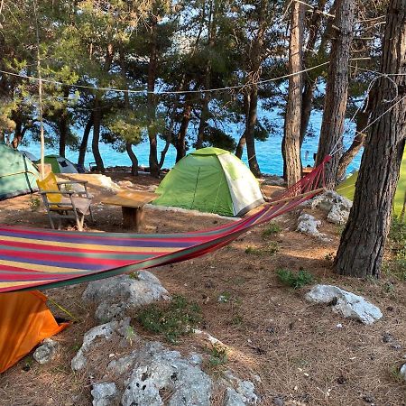 Pine Side Camp Hotel Himare Exterior photo